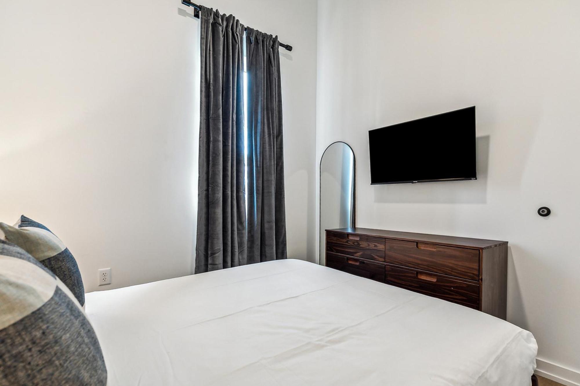 The Revelry Aparthotel New Orleans Room photo